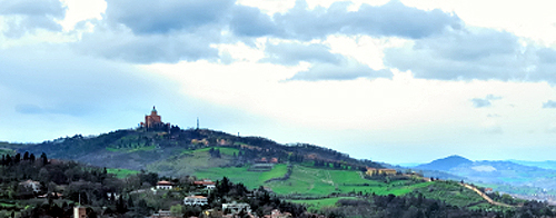 439-Portico to San Luca (detail from view of Bologna).jpg